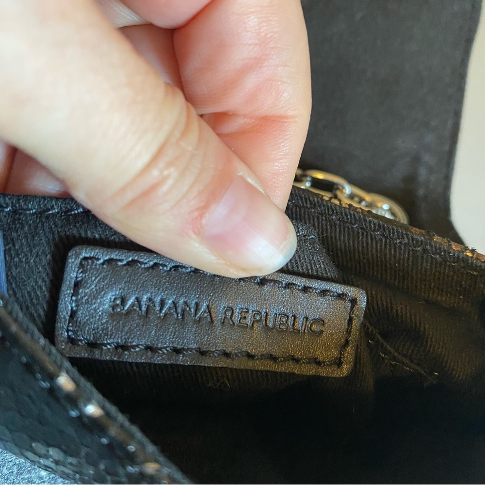 ⭐️ BANANA REPUBLIC Snakeskin Metallic Mini Crossbody Chain Strap - Picture 6 of 9